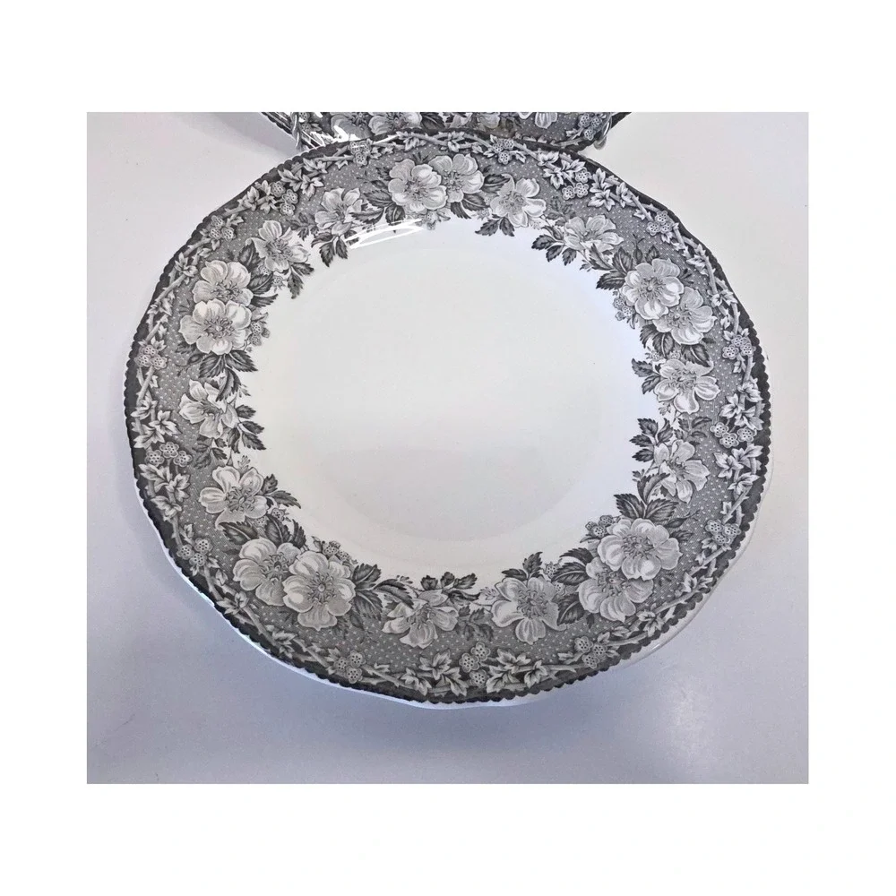 Enoch Wedgwood Tunstall Malverne Black White Floral Dinner Plates Set of‎ 2 10in